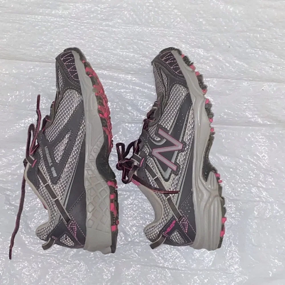 New Balance AII Terrain 411 V2 Gray and Pink Hiking Trail Shoes Sz, 6.5 Unisex